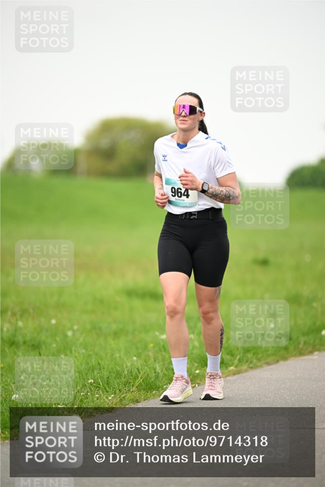 10.05.2026 - 8. Wedeler Halbmarathon Dr. Thomas Lammeyer http://msf.ph/oto/9714318 10.05.2026 12:19:25 Laufen 964 meine-sportfotos.de
