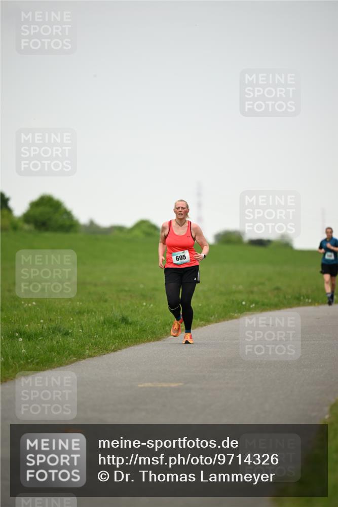 10.05.2026 - 8. Wedeler Halbmarathon Dr. Thomas Lammeyer http://msf.ph/oto/9714326 10.05.2026 12:19:51 Laufen 695 meine-sportfotos.de