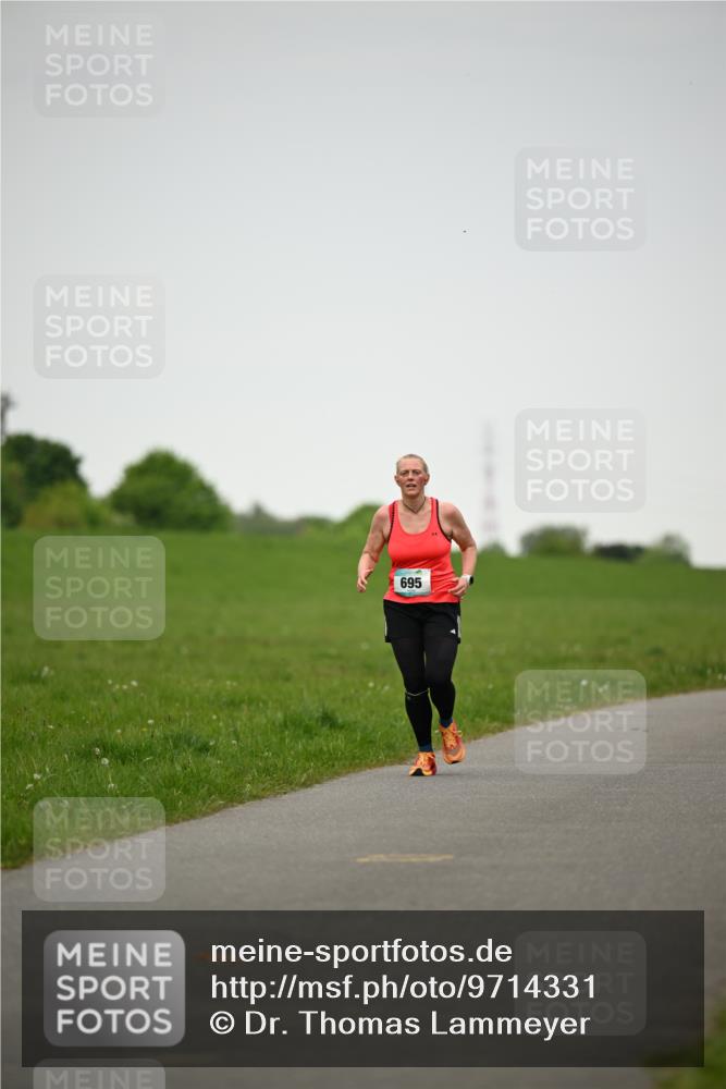 10.05.2026 - 8. Wedeler Halbmarathon Dr. Thomas Lammeyer http://msf.ph/oto/9714331 10.05.2026 12:19:52 Laufen 695 meine-sportfotos.de