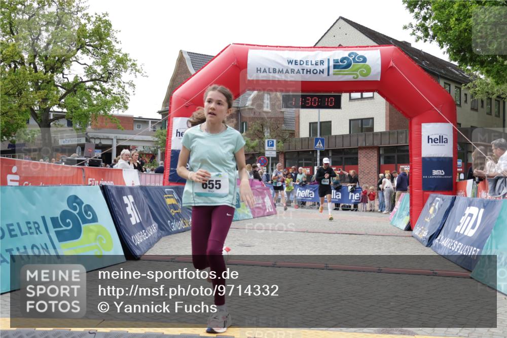10.05.2026 - 8. Wedeler Halbmarathon Yannick Fuchs http://msf.ph/oto/9714332 10.05.2026 11:30:09 Ziel 437, 655, 2014, 2089, 2123, 2147, 2155, 2222 meine-sportfotos.de