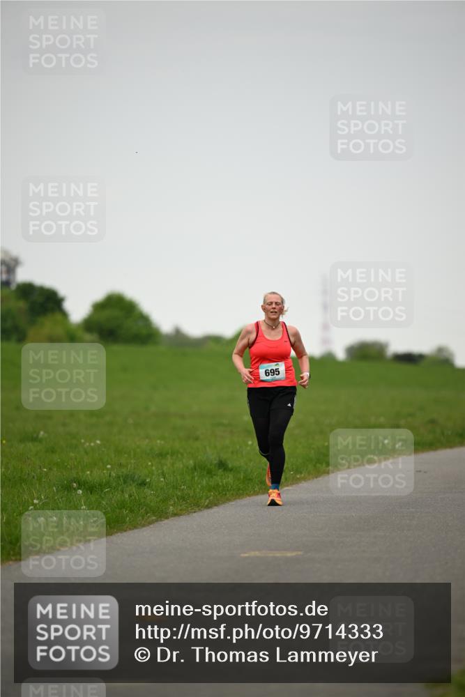 10.05.2026 - 8. Wedeler Halbmarathon Dr. Thomas Lammeyer http://msf.ph/oto/9714333 10.05.2026 12:19:52 Laufen 695 meine-sportfotos.de