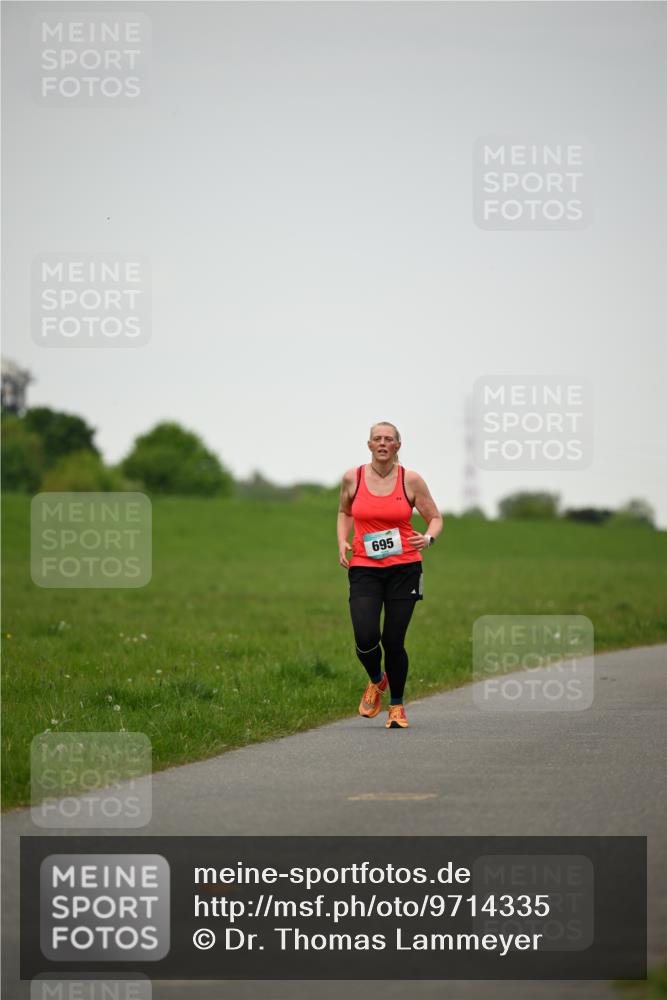 10.05.2026 - 8. Wedeler Halbmarathon Dr. Thomas Lammeyer http://msf.ph/oto/9714335 10.05.2026 12:19:52 Laufen 695 meine-sportfotos.de