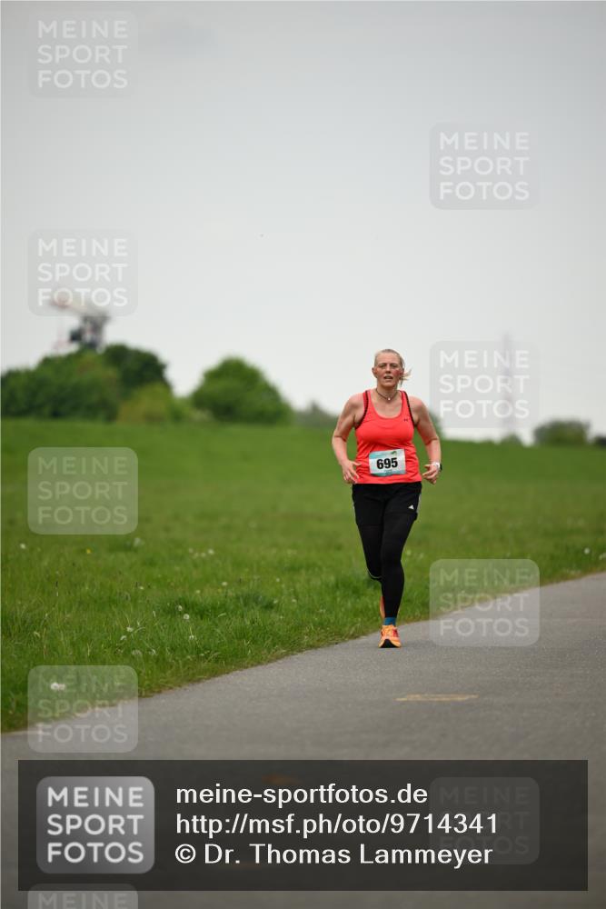 10.05.2026 - 8. Wedeler Halbmarathon Dr. Thomas Lammeyer http://msf.ph/oto/9714341 10.05.2026 12:19:53 Laufen 695 meine-sportfotos.de