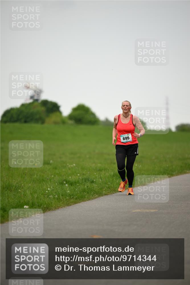 10.05.2026 - 8. Wedeler Halbmarathon Dr. Thomas Lammeyer http://msf.ph/oto/9714344 10.05.2026 12:19:53 Laufen 695 meine-sportfotos.de