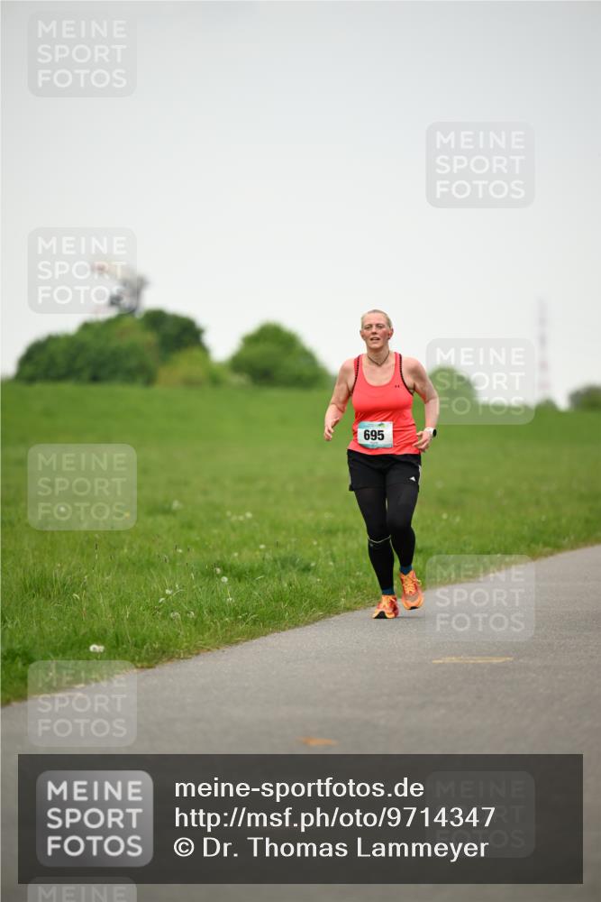 10.05.2026 - 8. Wedeler Halbmarathon Dr. Thomas Lammeyer http://msf.ph/oto/9714347 10.05.2026 12:19:53 Laufen 695 meine-sportfotos.de