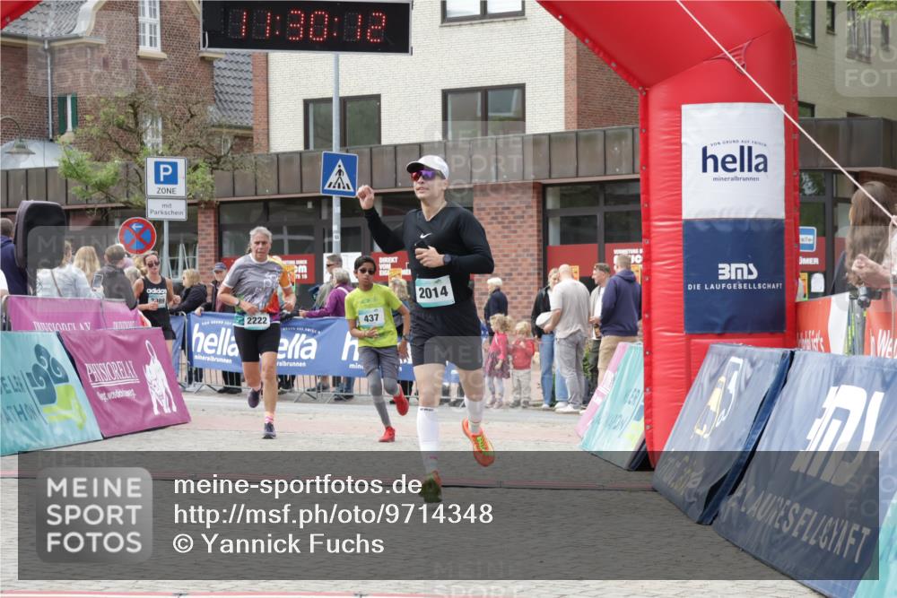 10.05.2026 - 8. Wedeler Halbmarathon Yannick Fuchs http://msf.ph/oto/9714348 10.05.2026 11:30:10 Ziel 437, 655, 2014, 2089, 2123, 2147, 2155, 2222 meine-sportfotos.de