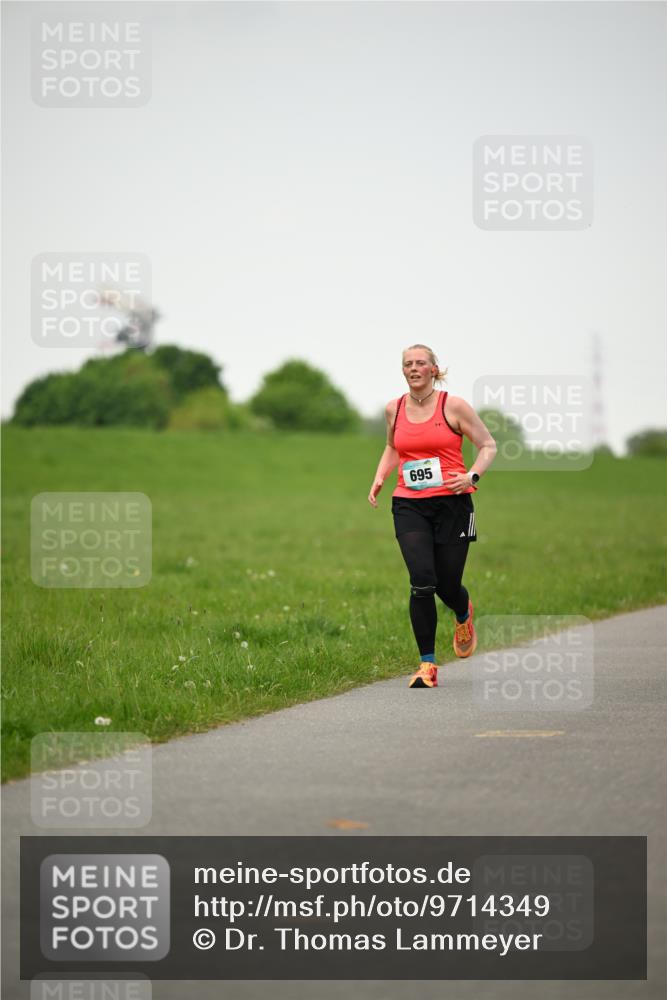 10.05.2026 - 8. Wedeler Halbmarathon Dr. Thomas Lammeyer http://msf.ph/oto/9714349 10.05.2026 12:19:53 Laufen 695 meine-sportfotos.de