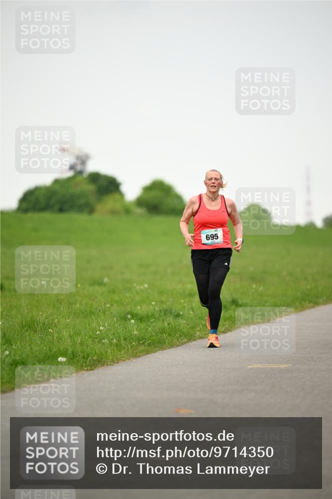 10.05.2026 - 8. Wedeler Halbmarathon Dr. Thomas Lammeyer http://msf.ph/oto/9714350 10.05.2026 12:19:54 Laufen 695 meine-sportfotos.de