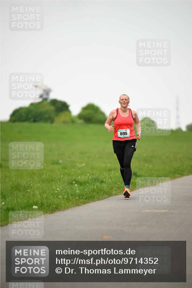10.05.2026 - 8. Wedeler Halbmarathon Dr. Thomas Lammeyer http://msf.ph/oto/9714352 10.05.2026 12:19:53 Laufen 695 meine-sportfotos.de