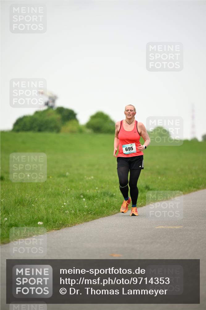 10.05.2026 - 8. Wedeler Halbmarathon Dr. Thomas Lammeyer http://msf.ph/oto/9714353 10.05.2026 12:19:54 Laufen 695 meine-sportfotos.de