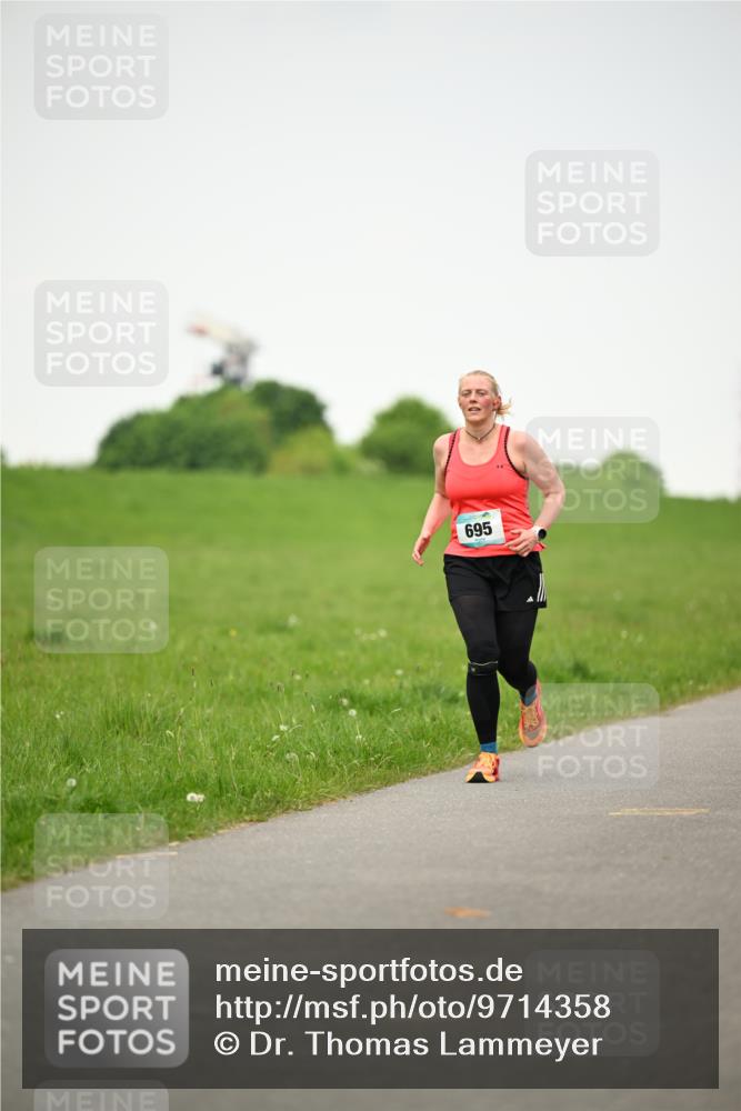 10.05.2026 - 8. Wedeler Halbmarathon Dr. Thomas Lammeyer http://msf.ph/oto/9714358 10.05.2026 12:19:54 Laufen 695 meine-sportfotos.de