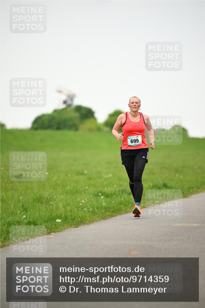 10.05.2026 - 8. Wedeler Halbmarathon Dr. Thomas Lammeyer http://msf.ph/oto/9714359 10.05.2026 12:19:54 Laufen 695 meine-sportfotos.de