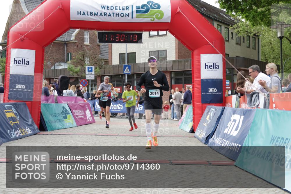 10.05.2026 - 8. Wedeler Halbmarathon Yannick Fuchs http://msf.ph/oto/9714360 10.05.2026 11:30:11 Ziel 437, 655, 2014, 2089, 2147, 2222 meine-sportfotos.de