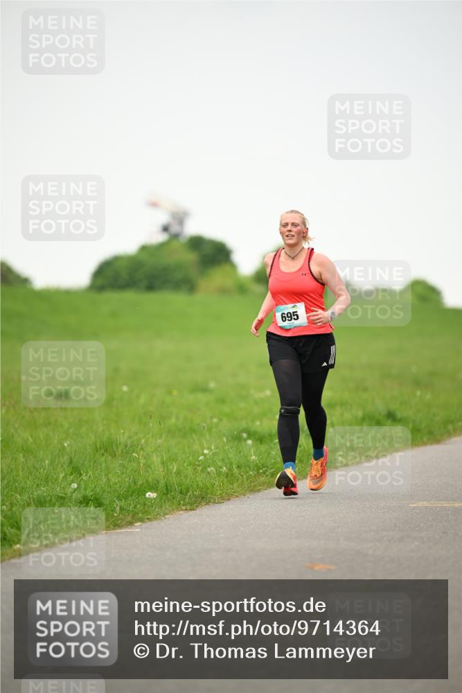 10.05.2026 - 8. Wedeler Halbmarathon Dr. Thomas Lammeyer http://msf.ph/oto/9714364 10.05.2026 12:19:55 Laufen 695 meine-sportfotos.de