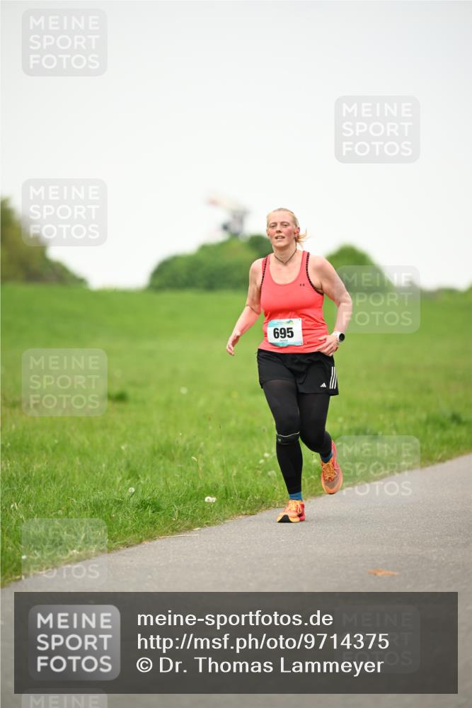 10.05.2026 - 8. Wedeler Halbmarathon Dr. Thomas Lammeyer http://msf.ph/oto/9714375 10.05.2026 12:19:56 Laufen 695 meine-sportfotos.de