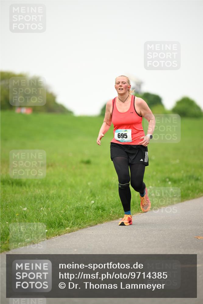 10.05.2026 - 8. Wedeler Halbmarathon Dr. Thomas Lammeyer http://msf.ph/oto/9714385 10.05.2026 12:19:56 Laufen 695 meine-sportfotos.de