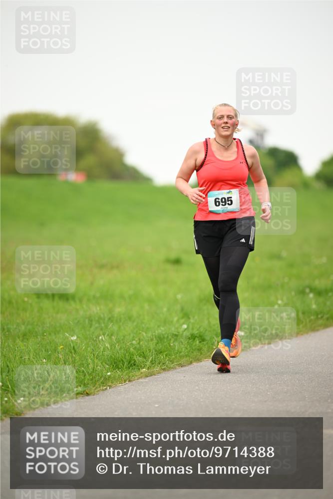 10.05.2026 - 8. Wedeler Halbmarathon Dr. Thomas Lammeyer http://msf.ph/oto/9714388 10.05.2026 12:19:57 Laufen 695 meine-sportfotos.de