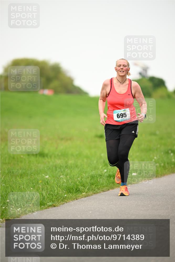 10.05.2026 - 8. Wedeler Halbmarathon Dr. Thomas Lammeyer http://msf.ph/oto/9714389 10.05.2026 12:19:57 Laufen 695 meine-sportfotos.de