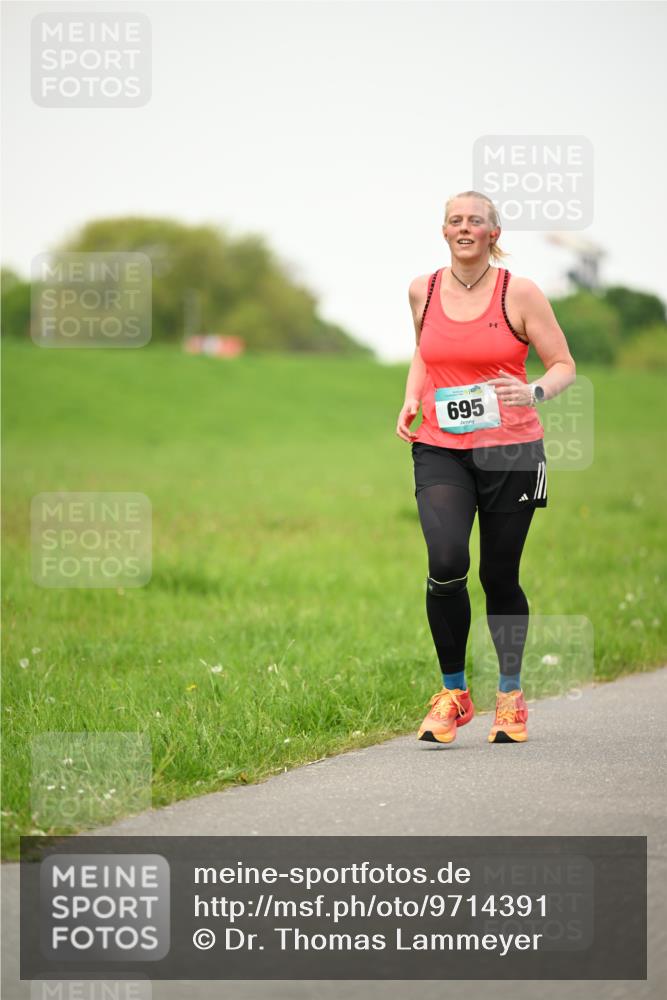10.05.2026 - 8. Wedeler Halbmarathon Dr. Thomas Lammeyer http://msf.ph/oto/9714391 10.05.2026 12:19:57 Laufen 695 meine-sportfotos.de