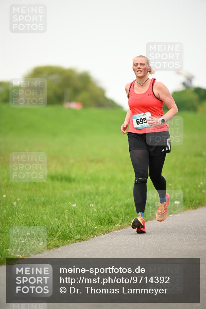 10.05.2026 - 8. Wedeler Halbmarathon Dr. Thomas Lammeyer http://msf.ph/oto/9714392 10.05.2026 12:19:57 Laufen 695 meine-sportfotos.de