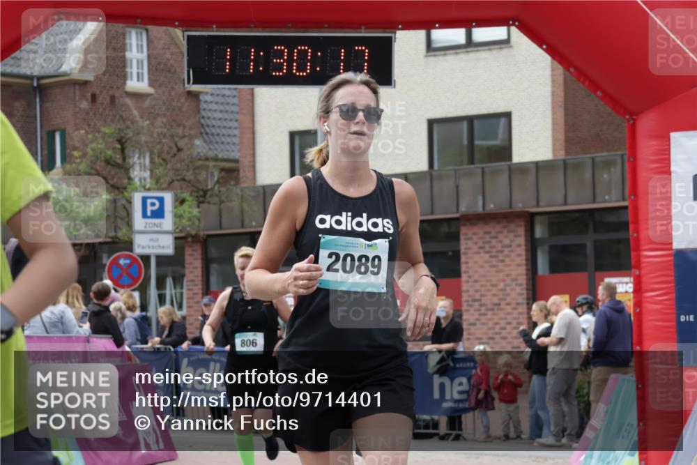 10.05.2026 - 8. Wedeler Halbmarathon Yannick Fuchs http://msf.ph/oto/9714401 10.05.2026 11:30:15 Ziel 437, 806, 2014, 2089, 2222 meine-sportfotos.de