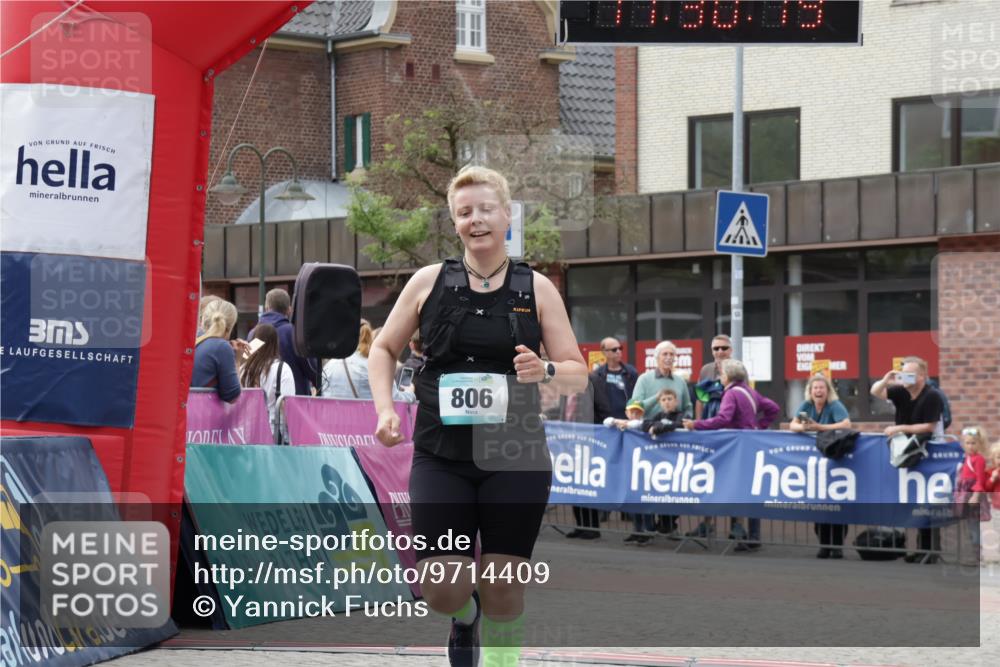 10.05.2026 - 8. Wedeler Halbmarathon Yannick Fuchs http://msf.ph/oto/9714409 10.05.2026 11:30:17 Ziel 437, 806, 2089, 2222 meine-sportfotos.de