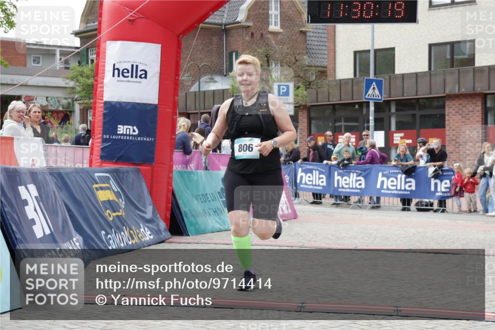 10.05.2026 - 8. Wedeler Halbmarathon Yannick Fuchs http://msf.ph/oto/9714414 10.05.2026 11:30:17 Ziel 437, 806, 2089, 2222 meine-sportfotos.de