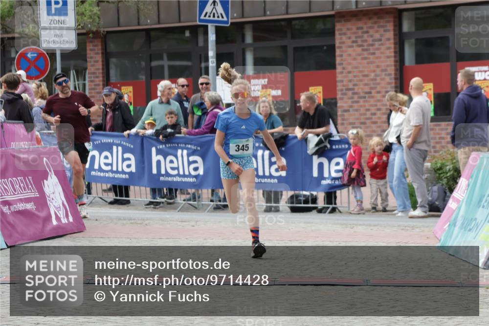 10.05.2026 - 8. Wedeler Halbmarathon Yannick Fuchs http://msf.ph/oto/9714428 10.05.2026 11:30:24 Ziel 345, 752 meine-sportfotos.de