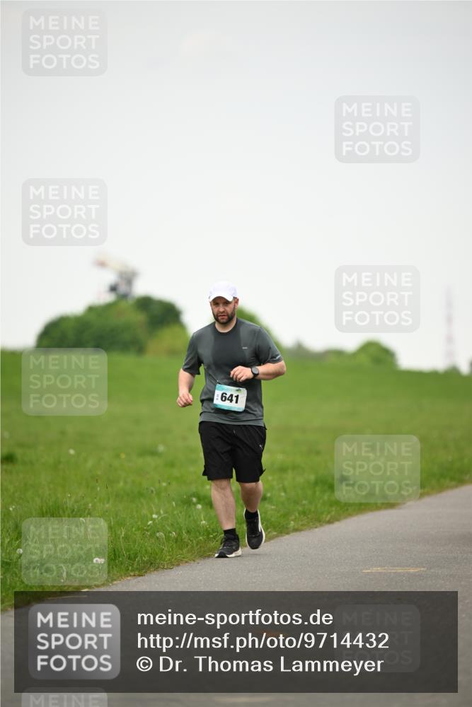 10.05.2026 - 8. Wedeler Halbmarathon Dr. Thomas Lammeyer http://msf.ph/oto/9714432 10.05.2026 12:20:26 Laufen 641 meine-sportfotos.de