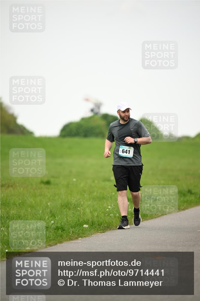 10.05.2026 - 8. Wedeler Halbmarathon Dr. Thomas Lammeyer http://msf.ph/oto/9714441 10.05.2026 12:20:27 Laufen 641 meine-sportfotos.de