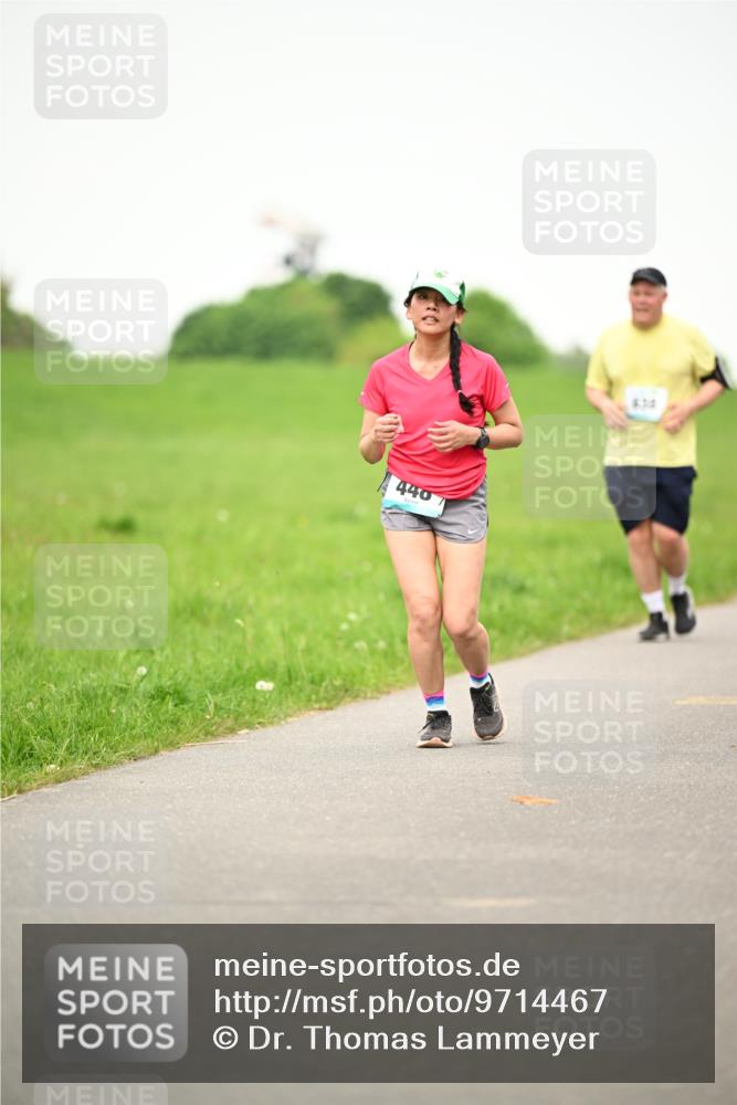 10.05.2026 - 8. Wedeler Halbmarathon Dr. Thomas Lammeyer http://msf.ph/oto/9714467 10.05.2026 12:20:34 Laufen 4407 meine-sportfotos.de