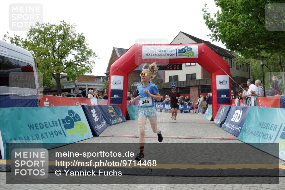 10.05.2026 - 8. Wedeler Halbmarathon Yannick Fuchs http://msf.ph/oto/9714468 10.05.2026 11:30:26 Ziel 345, 752 meine-sportfotos.de