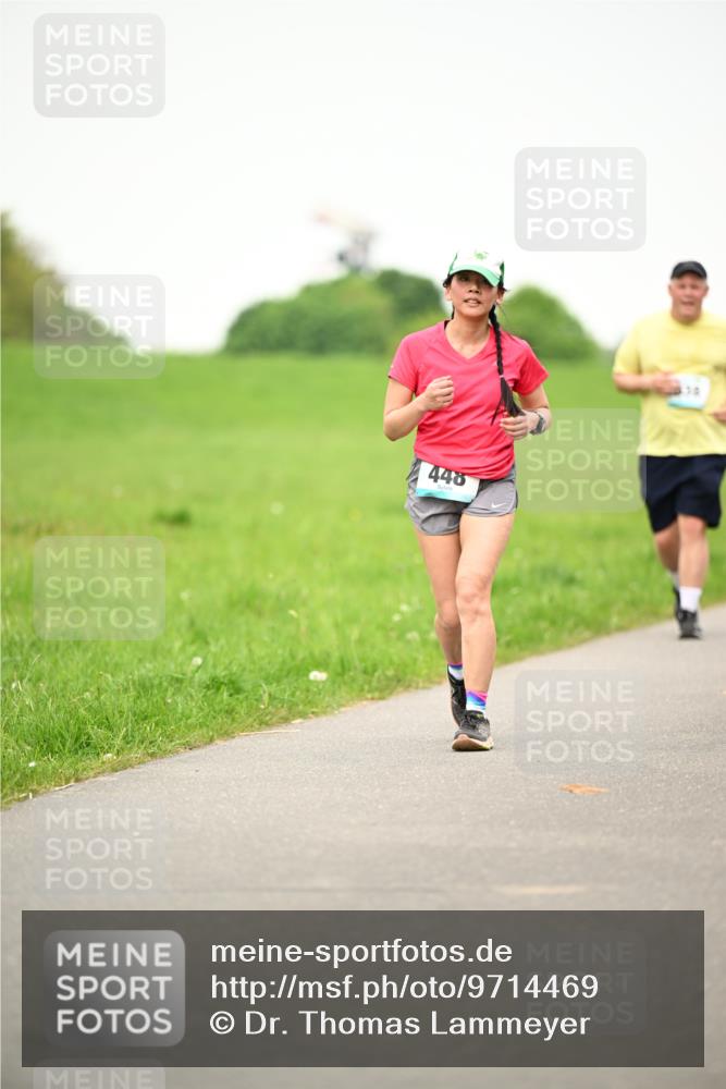 10.05.2026 - 8. Wedeler Halbmarathon Dr. Thomas Lammeyer http://msf.ph/oto/9714469 10.05.2026 12:20:34 Laufen 448 meine-sportfotos.de