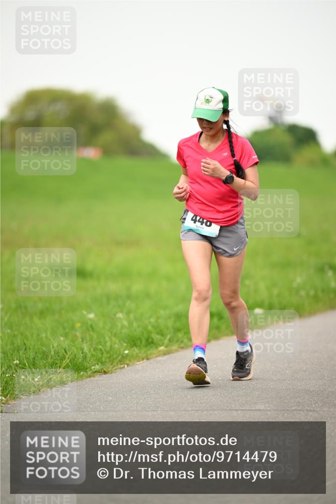 10.05.2026 - 8. Wedeler Halbmarathon Dr. Thomas Lammeyer http://msf.ph/oto/9714479 10.05.2026 12:20:36 Laufen 440 meine-sportfotos.de