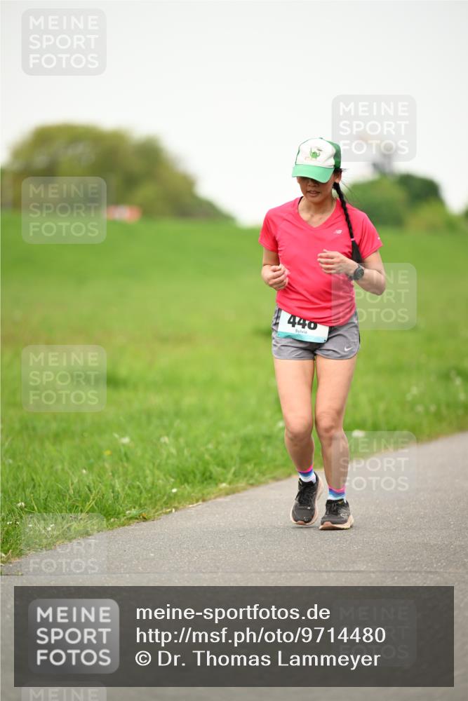 10.05.2026 - 8. Wedeler Halbmarathon Dr. Thomas Lammeyer http://msf.ph/oto/9714480 10.05.2026 12:20:36 Laufen 440 meine-sportfotos.de