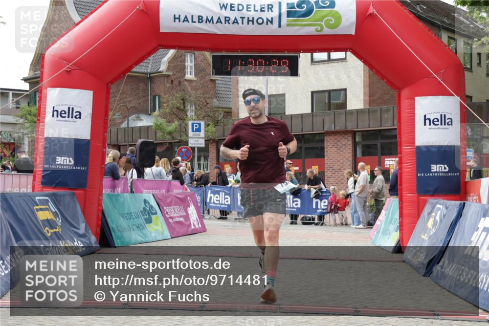 10.05.2026 - 8. Wedeler Halbmarathon Yannick Fuchs http://msf.ph/oto/9714481 10.05.2026 11:30:27 Ziel 345, 752 meine-sportfotos.de