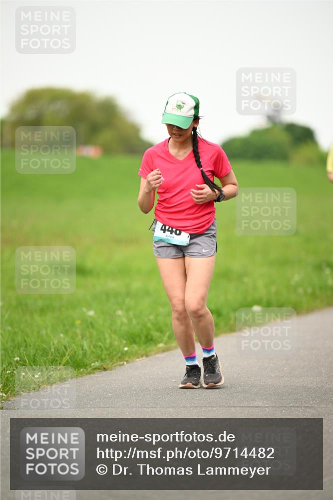 10.05.2026 - 8. Wedeler Halbmarathon Dr. Thomas Lammeyer http://msf.ph/oto/9714482 10.05.2026 12:20:36 Laufen 440 meine-sportfotos.de