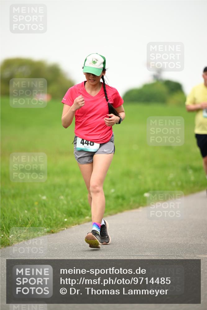 10.05.2026 - 8. Wedeler Halbmarathon Dr. Thomas Lammeyer http://msf.ph/oto/9714485 10.05.2026 12:20:36 Laufen 440 meine-sportfotos.de