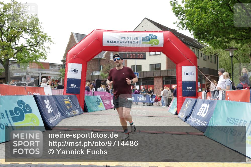 10.05.2026 - 8. Wedeler Halbmarathon Yannick Fuchs http://msf.ph/oto/9714486 10.05.2026 11:30:28 Ziel 294, 345, 752 meine-sportfotos.de