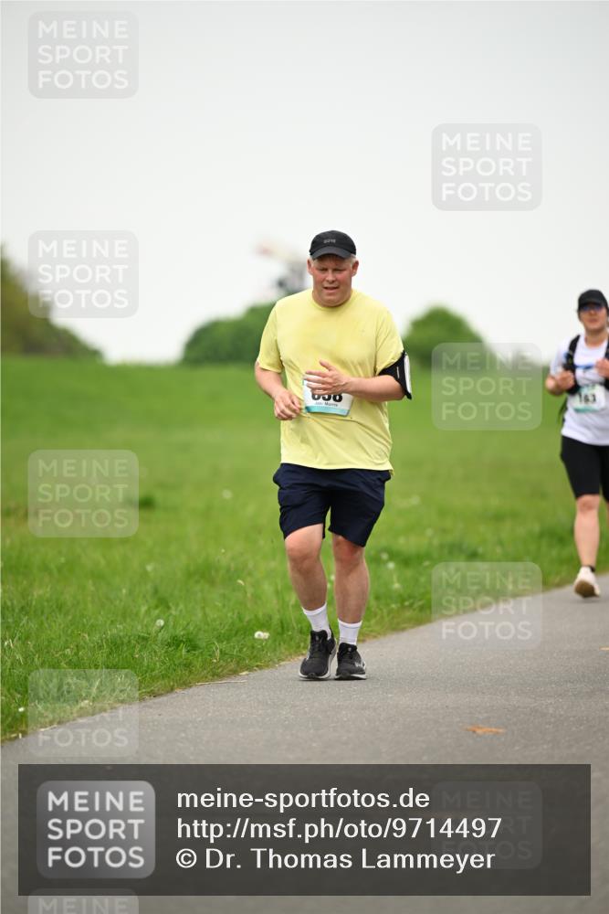 10.05.2026 - 8. Wedeler Halbmarathon Dr. Thomas Lammeyer http://msf.ph/oto/9714497 10.05.2026 12:20:38 Laufen 000 meine-sportfotos.de
