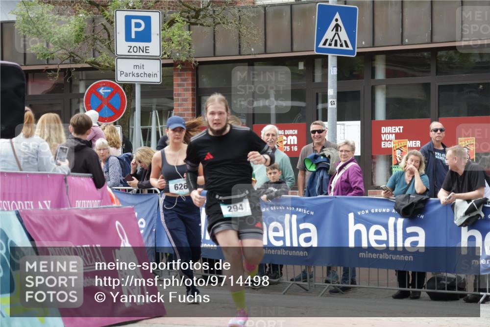 10.05.2026 - 8. Wedeler Halbmarathon Yannick Fuchs http://msf.ph/oto/9714498 10.05.2026 11:30:30 Ziel 294, 345, 626, 752 meine-sportfotos.de