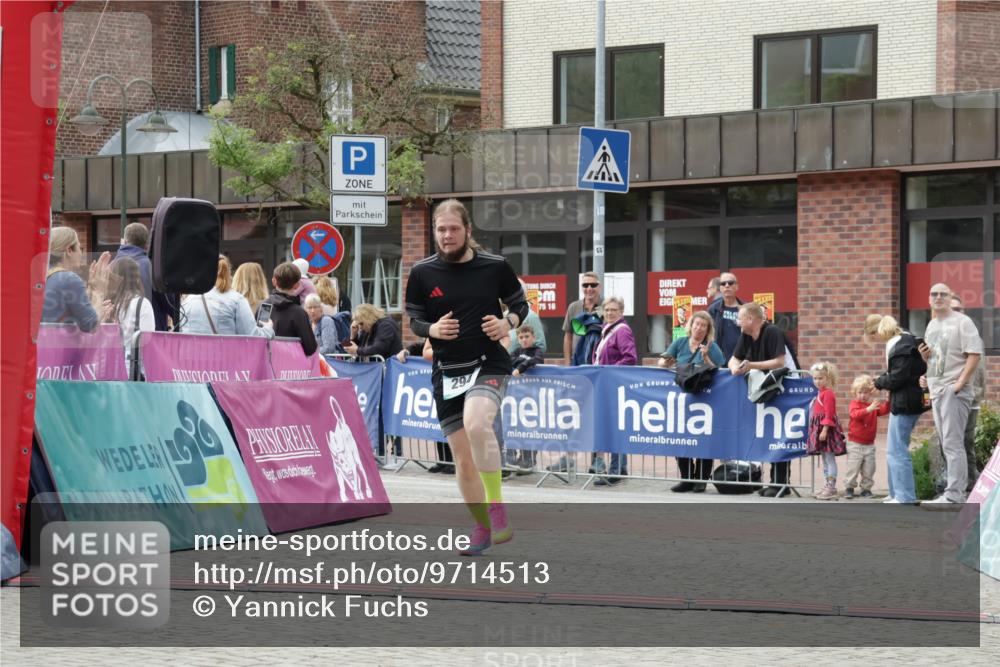 10.05.2026 - 8. Wedeler Halbmarathon Yannick Fuchs http://msf.ph/oto/9714513 10.05.2026 11:30:31 Ziel 294, 626, 752 meine-sportfotos.de