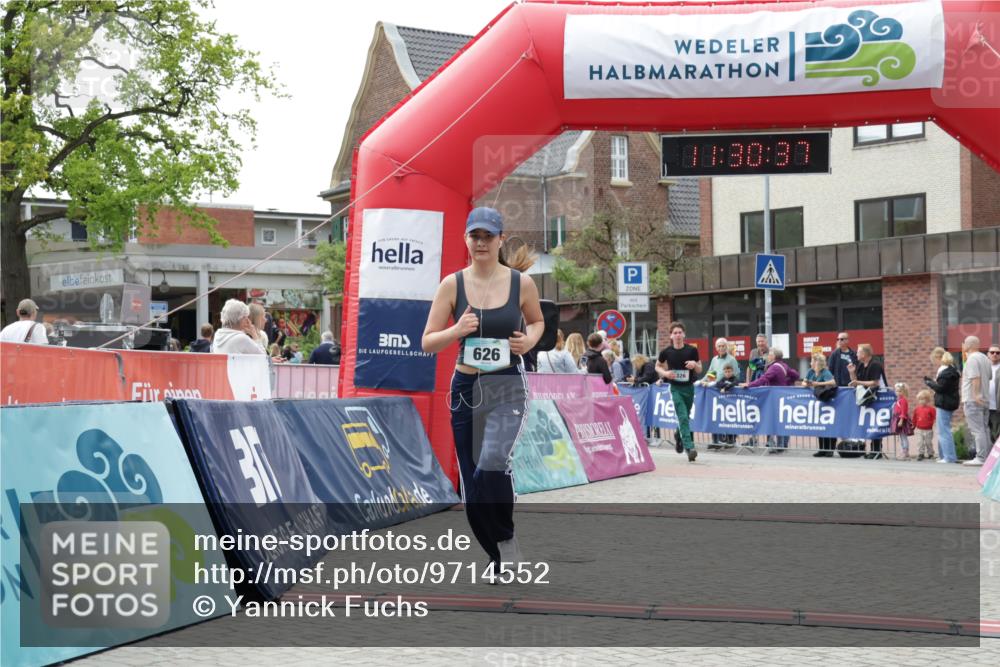 10.05.2026 - 8. Wedeler Halbmarathon Yannick Fuchs http://msf.ph/oto/9714552 10.05.2026 11:30:35 Ziel 294, 326, 626 meine-sportfotos.de