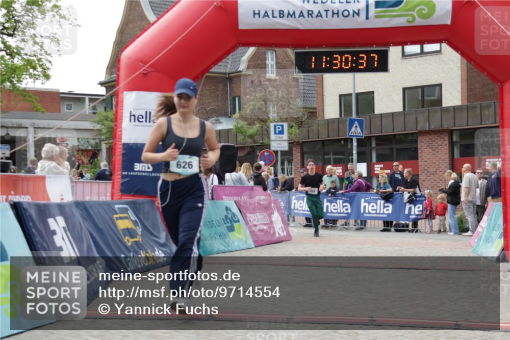 10.05.2026 - 8. Wedeler Halbmarathon Yannick Fuchs http://msf.ph/oto/9714554 10.05.2026 11:30:35 Ziel 294, 326, 626 meine-sportfotos.de