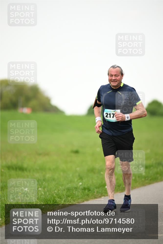 10.05.2026 - 8. Wedeler Halbmarathon Dr. Thomas Lammeyer http://msf.ph/oto/9714580 10.05.2026 12:21:33 Laufen 217 meine-sportfotos.de