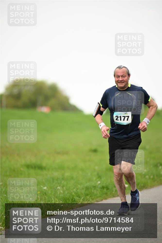10.05.2026 - 8. Wedeler Halbmarathon Dr. Thomas Lammeyer http://msf.ph/oto/9714584 10.05.2026 12:21:33 Laufen 2177 meine-sportfotos.de