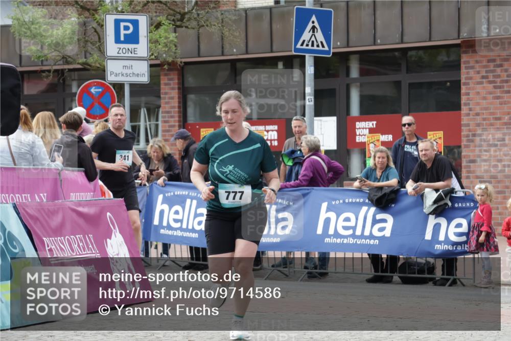 10.05.2026 - 8. Wedeler Halbmarathon Yannick Fuchs http://msf.ph/oto/9714586 10.05.2026 11:30:40 Ziel 326, 341, 777 meine-sportfotos.de