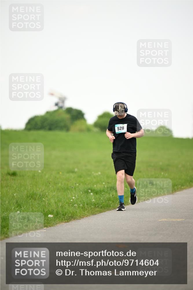 10.05.2026 - 8. Wedeler Halbmarathon Dr. Thomas Lammeyer http://msf.ph/oto/9714604 10.05.2026 12:21:38 Laufen 528 meine-sportfotos.de
