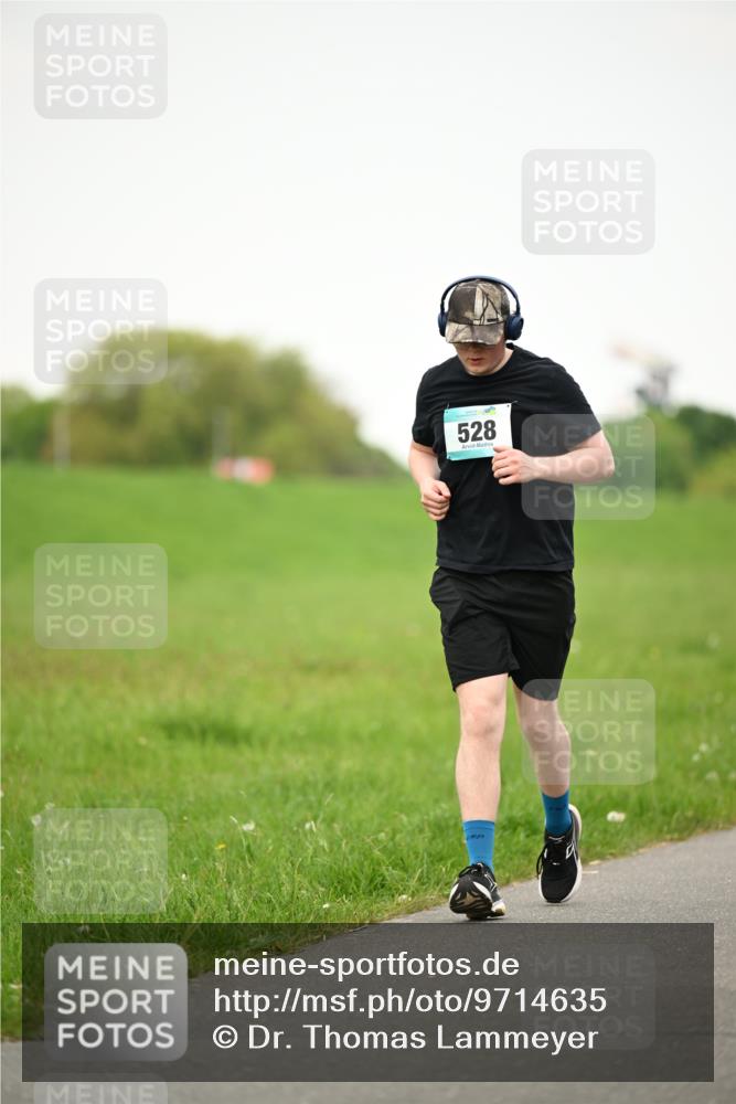 10.05.2026 - 8. Wedeler Halbmarathon Dr. Thomas Lammeyer http://msf.ph/oto/9714635 10.05.2026 12:21:42 Laufen 528 meine-sportfotos.de