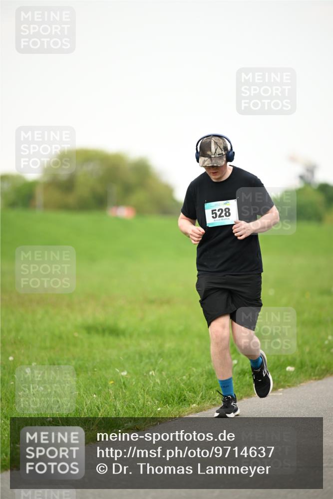 10.05.2026 - 8. Wedeler Halbmarathon Dr. Thomas Lammeyer http://msf.ph/oto/9714637 10.05.2026 12:21:42 Laufen 528 meine-sportfotos.de